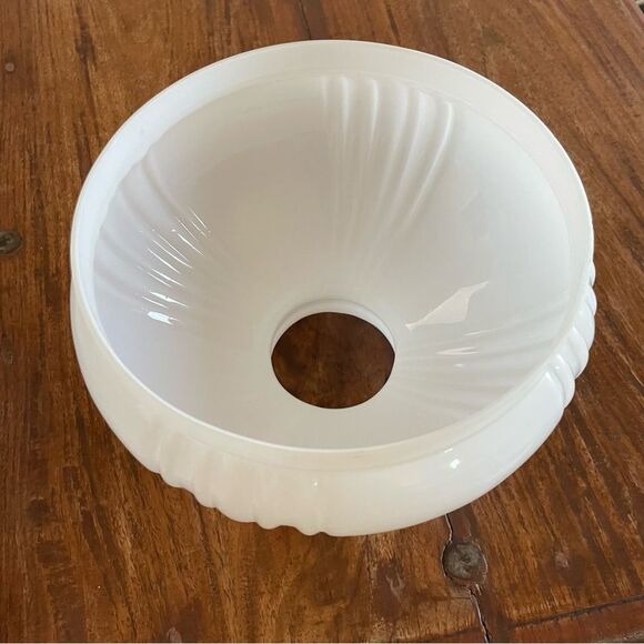 Vintage Milk Glass Ribbed Lamp Shade NWOT - Picture 3 of 7